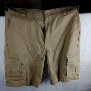 Men's Tan Cargo Shorts